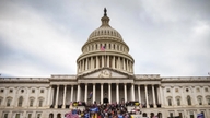 Сенат США впервые принял резолюцию, обязывающую президента Трампа вывести войска из зоны конфликта с Ираном.
