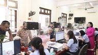 Hanoi sedang membangun sistem administrasi digital dan mengurangi prosedur bagi bisnis.