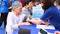 Ampliar os exames de saúde gratuitos para idosos.