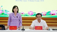 Naib Pengerusi Jawatankuasa Rakyat Wilayah Nguyen Thi Minh Thuy telah bekerjasama dengan 5 komun mengenai situasi pembangunan sosioekonomi.