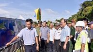 Mengekalkan kemajuan dan memastikan kualiti projek pembinaan di Pulau Hon Khoai.