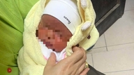 Xót xa bé gái sơ sinh bị bỏ rơi ở khu vực nhà văn hóa trong đêm