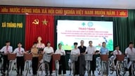 Spende von 100 Fahrrädern an benachteiligte Schüler in der Gemeinde Thang Phu.