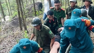 Polizia e residenti locali hanno attraversato la foresta per soccorrere una turista tedesca in difficoltà.