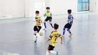 Kvalifikační kolo skupiny 2: Obec Trang Bom a obec Binh Minh si zajistily vstupenky do finále fotbalového turnaje do 11 let.