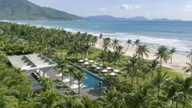 مجله Travel + Leisure، هتل JW Marriott Cam Ranh Bay Resort & Spa را به عنوان یکی از 3 اقامتگاه ساحلی برتر در ویتنام معرفی کرد.