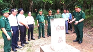 การส่งมอบพรมแดนทางบกและหลักเขตแดนระหว่างเวียดนามและกัมพูชาในตำบลตันเทียน