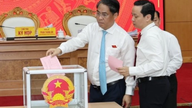Cao Bang provinsielle folkeråd valgte og avskjediget mange medlemmer av den provinsielle folkekomiteen.