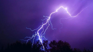 Lao Cai: Advarsel om lokaliseret kraftig regn, tornadoer, lyn, hagl og kraftige vindstød.