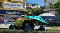 Severní a střední Vietnam sužují extrémně intenzivní vedra, přičemž Hanoj ​​zažívá nejvyšší teploty v zemi, blíží se 41 stupňům Celsia.