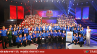 Une délégation participant au 13e Congrès national de l'Union de la jeunesse vietnamienne visite la chaîne de télévision vietnamienne.