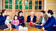 Preserving the core values ​​of the Vietnamese family amidst the changing landscape.