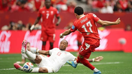 스위스 대 캐나다 1-0 (전반전): 바르가스가 스위스의 선제골을 넣었습니다.