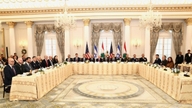 イスラエルとレバノンは領土移譲計画について交渉しており、これにより部隊撤退への道が開かれつつある。