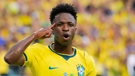 Video: Pemain Skotlandia 'memberikan' gol pembuka kepada Vinicius.