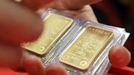 Prețurile aurului astăzi, 25 iunie 2026: Prețurile globale continuă să scadă, ajungând sub 4.000 de dolari pe uncie.