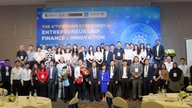 گرد هم آوردن متخصصان کارآفرینی، امور مالی و نوآوری در هانوی.