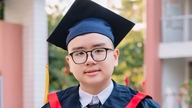하노이 출신의 한 남학생이 자신이 희망하는 7개의 특수 고등학교 프로그램에 합격했다.