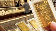 Harga cincin emas menjunam, perak susut 4 juta VND/kg.