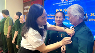 Trao tặng Kỷ niệm chương Thanh niên xung phong