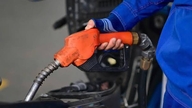 Proposta di estendere gli incentivi fiscali all'importazione per benzina e diesel fino al 30 settembre 2026.