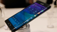 เหตุใดสมาร์ทโฟน Android จึงทยอยเลิกใช้หน้าจอโค้ง?