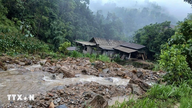 In drie bergachtige provincies in het noorden van Vietnam blijft het regenen, met een risico op plotselinge overstromingen en aardverschuivingen.