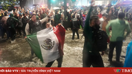 Een auto is in Mexico ingereden op een menigte fans, waarbij meerdere mensen gewond raakten.