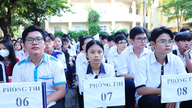 សិស្សានុសិស្សជាង ១២០០ នាក់នៅខេត្ត Ca Mau បានចូលរួមប្រឡងចូលរៀនថ្នាក់ទី ១០ នៅវិទ្យាល័យឯកទេស។
