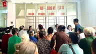 O Hospital Geral de Nho Quan está organizando exames de saúde gratuitos para os moradores da comuna de Gia Lam.