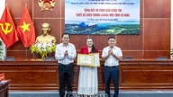 Auteur Nguyen Thi My Quynh heeft de eerste prijs gewonnen in de logo-ontwerpwedstrijd van de provincie Ca Mau.