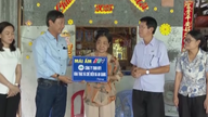 Een ATV-overkapping gedoneerd aan de familie van mevrouw Nguyen Thi Anh Tuyet.