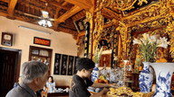 Komune Thien Loc memelihara dan mempromosikan nilai-nilai keluarga Vietnam.