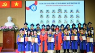 Concessão de diplomas universitários regulares a 1.064 novos graduados.