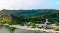 Dua tempat indah yang terkenal di Pulau Ly Son menghadapi risiko tanah runtuh.