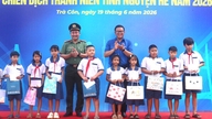 Trẻ em cần được lắng nghe và yêu thương