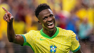 Vinicius lập cú đúp, Brazil dễ dàng đánh bại Scotland để giành ngôi đầu bảng