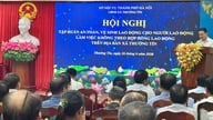 Pelatihan keselamatan dan higiene kerja diberikan kepada lebih dari 100 pekerja lepas di komune Thuong Tin.