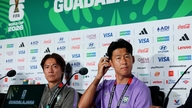 Media Korea mengeluarkan peringatan merah, pelatih Hong Myung-bo bertanya, "Apakah tim Anda diracuni?"