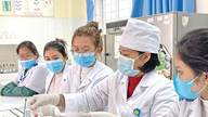 Ужесточить стандарты качества медицинского образования.