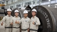 25 zkušebních válcovacích cyklů a první várka specializované oceli vyrobená ve Vietnamu.