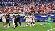 Güler brilla in ritardo, la Turchia batte gli Stati Uniti; L'Australia si assicura il posto a eliminazione diretta.