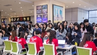 2026年に国立経済大学に入学を許可された最初の候補者たち。