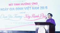 'Menyentuh dengan Cinta - Membangun Kebahagiaan' menyebarkan nilai-nilai keluarga Vietnam.
