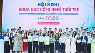 Wetenschaps- en technologieconferentie voor jongeren van de Medische Universiteit van Hanoi: ruim 82% van de presentaties was in het Engels.