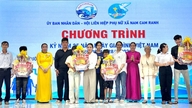 Nam Cam Ranh kommune fejrer den vietnamesiske familiedag.