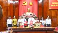 A província de Dong Thap e a Universidade de Economia da cidade de Ho Chi Minh promovem a cooperação para o desenvolvimento.
