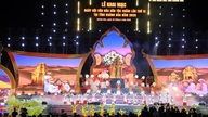 Warna-warna cerah budaya Cham bersinar terang dalam aliran perpaduan nasional.