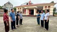 Phu Tho (سابقہ ​​Vinh Phuc اور Hoa Binh صوبے) میں تازہ ترین گاؤں اور محلے کی تنظیم نو کے مطابق، صوبے میں سات کمیون گاؤں کے انضمام سے نہیں گزرے تھے۔