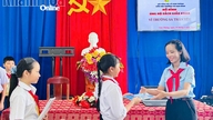 Восторженный преподаватель, возглавляющий Молодежный союз.